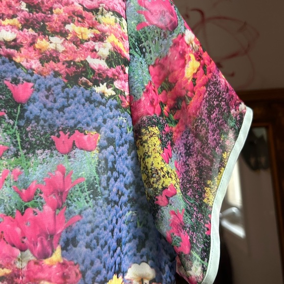 Yumi Multicolor Floral Mini Dress 6/8 - Picture 13 of 16